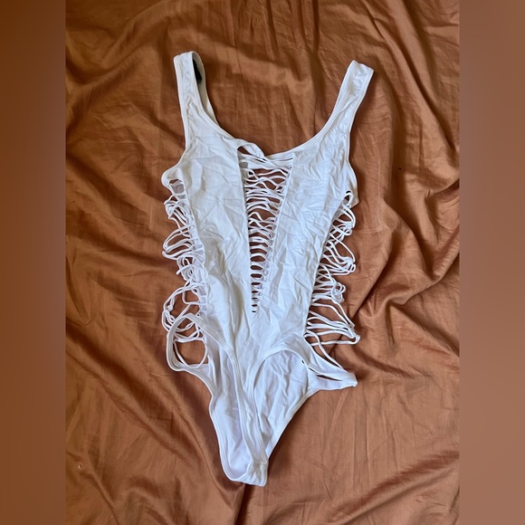 Pink Lipstick Open Ended Seamless Bodysuit - Picture 4 of 4